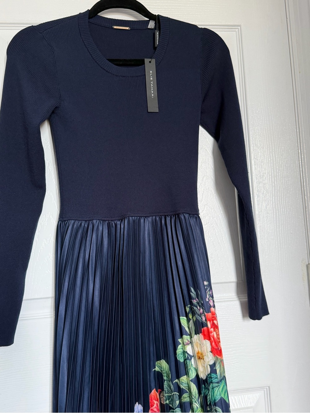 Elie Tahari Navy Ribbed Knit Top - Picture 5 of 7